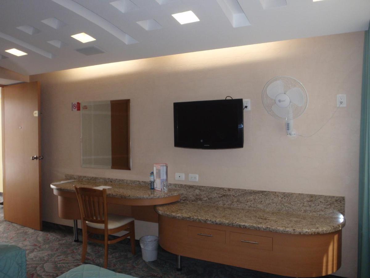 Hotel Plaza Las Fuentes San Juan San Juan Cuautlancingo Kültér fotó